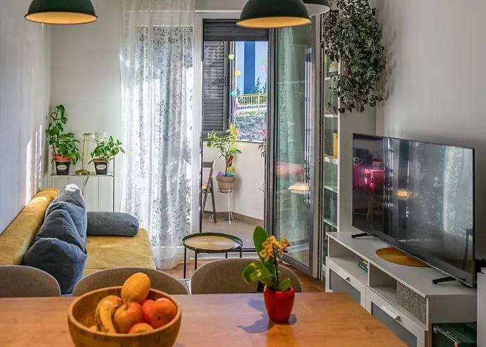 Luxury Ruby Apartment *