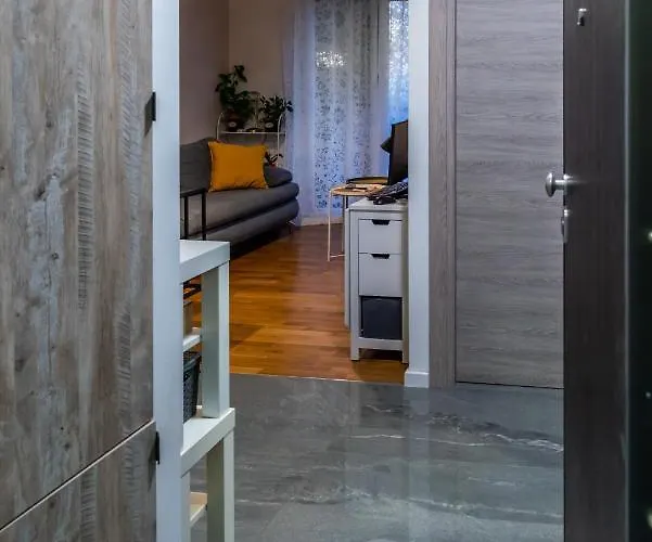 Luxury Ruby Apartment