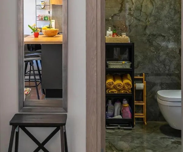 Luxury Ruby Apartment