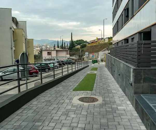 Luxury Ruby Apartment *